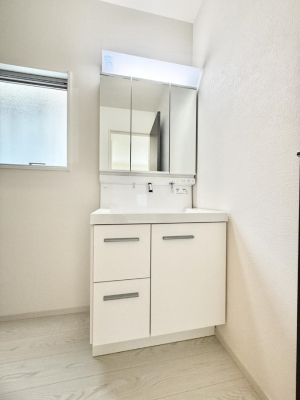 ʑEʏ 邢ʏ͖̎yłႢł