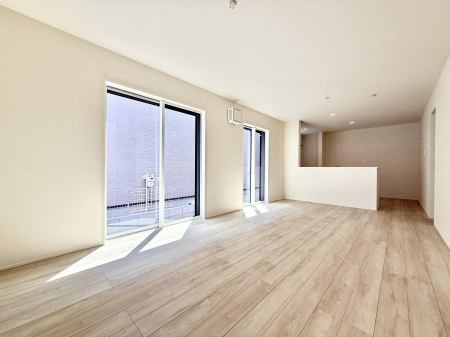 rO 났ƏΊ炪W܂AS܂郊rO