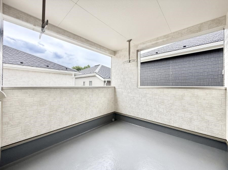 �o���R�j�[ ������ �G�߂̈ڂ낢����������J���I�ȋ�Ԃł�