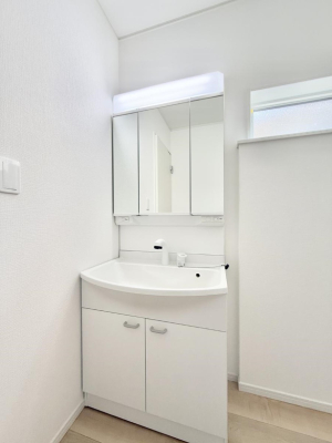 ʑEʏ 邢ʏ͖̎yłႢł