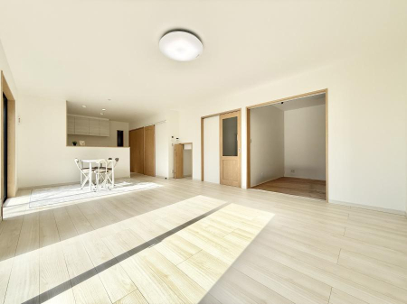 rO 났ƏΊ炪W܂AS܂郊rO