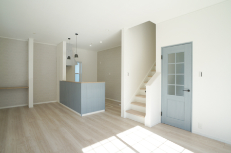 rO ƑRƏW܂AyԂ߂郊rO