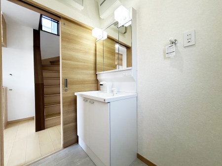 ʑEʏ 邢ʏ͖̎yłႢł