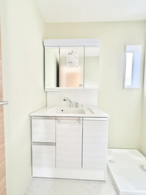 ʑEʏ Ƒ݂Ȃg₷zuł