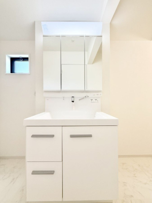 ʑEʏ 邢ʏ͖̎yłႢł