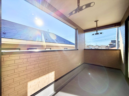 �o���R�j�[ ������ �G�߂̈ڂ낢����������J���I�ȋ�Ԃł�