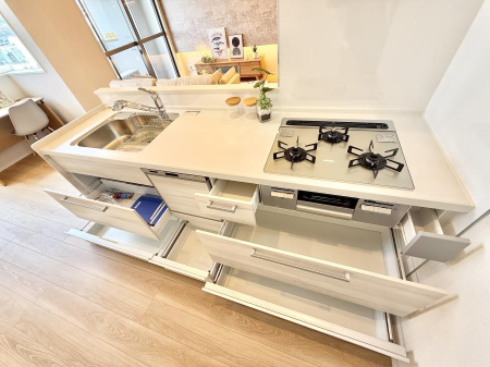 Lb` ƑƂȂAR~jP[V̏