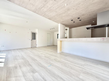 rO 났ƏΊ炪W܂AS܂郊rO