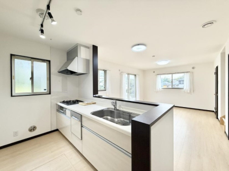 �L�b�`�� �������Ƒ����J��[�߂�A������̂���L�b�`��