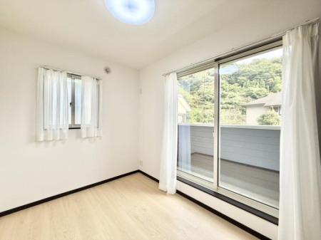 �Q�� ���������̔z�u��ʋC���̗ǂ��݌v�ŕ����̋�C�������炸�A��ɐV�N�ȋ�C������܂�