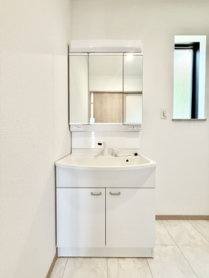 ʑEʏ 邢ʏ͖̎yłႢł