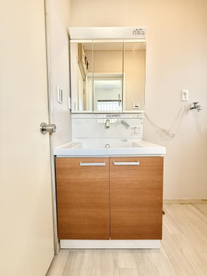 ʑEʏ 邢ʏ͖̎yłႢł