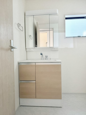 ʑEʏ Ƒ݂Ȃg₷zuł