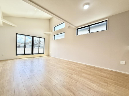 rO 났ƏΊ炪W܂AS܂郊rO