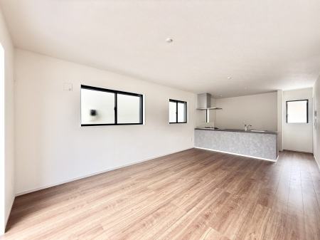 rO 났ƏΊ炪W܂AS܂郊rO