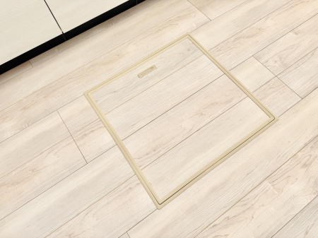 ̑ ݔBꂽ[Xy[XŉƑŜXbL