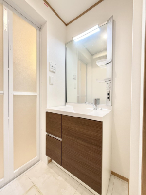 ʑEʏ 邢ʏ͖̎yłႢł