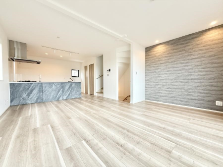 rO 났ƏΊ炪W܂AS܂郊rO