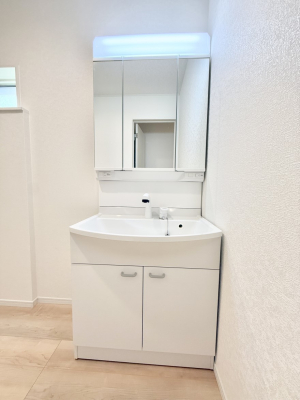 ʑEʏ Ƒ݂Ȃg₷zuł