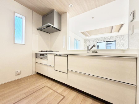 �L�b�`�� �����������������Ԃ����܂��A�Ί炠�ӂ��L�b�`��