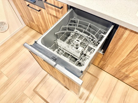 ���̑����� �ݔ�����ԂȂ����I�H����s�J�s�J�Ɏd�グ�Ă���܂�