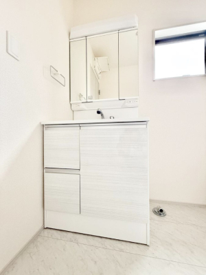 ʑEʏ 邢ʏ͖̎yłႢł