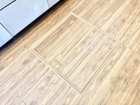 ̑ ݔBꂽ[Xy[XŉƑŜXbL