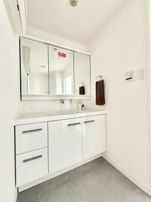 ʑEʏ 邢ʏ͖̎yłႢł