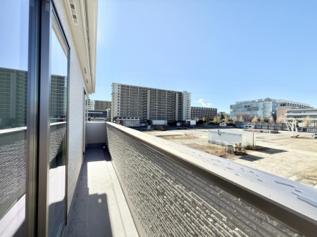 �o���R�j�[ ������ �G�߂̈ڂ낢����������J���I�ȋ�Ԃł�