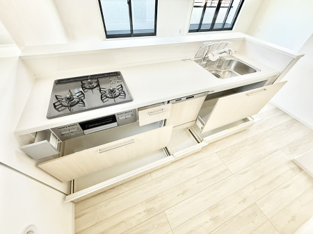 �L�b�`�� �����������������Ԃ����܂��A�Ί炠�ӂ��L�b�`��