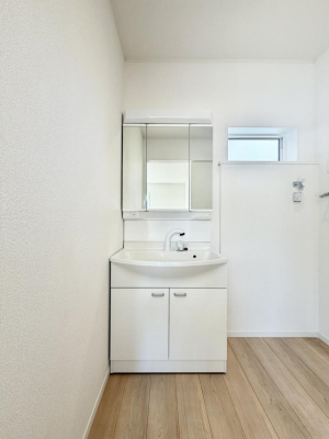 ʑEʏ 邢ʏ͖̎yłႢł