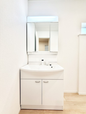 ʑEʏ Ƒ݂Ȃg₷zuł