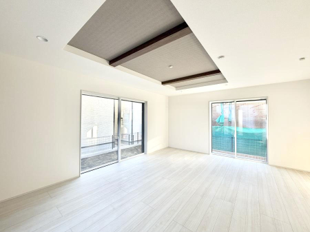 ���r���O ���������S�n�̂����A���z�̃��r���O