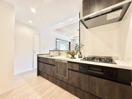 �L�b�`�� �����������������Ԃ����܂��A�Ί炠�ӂ��L�b�`��