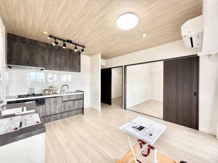 rO 났ƏΊ炪W܂AS܂郊rO