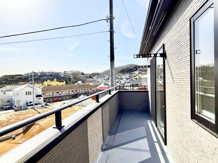 �o���R�j�[ ������ �G�߂̈ڂ낢����������J���I�ȋ�Ԃł�