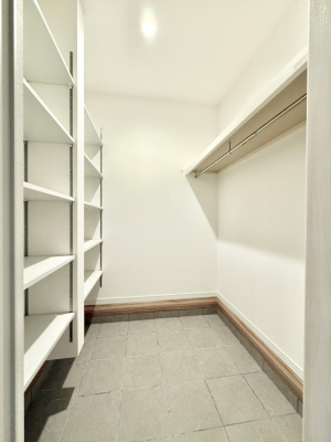 ���̑� �������V���[�Y�C���N���[�[�b�g�t�Ȃ̂ŁA�O�Ŏg�������܂Ƃ߂Ď��[�A�������茺�ւ�  