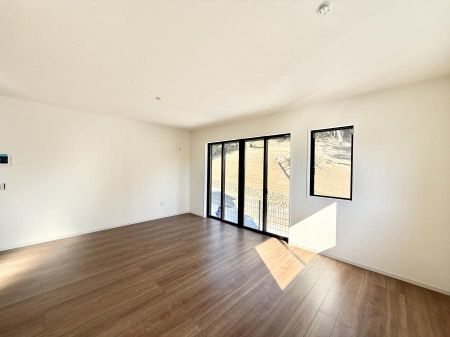 ���r���O ���������S�n�̂����A���z�̃��r���O