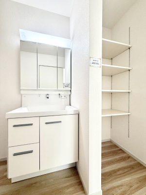 ʑEʏ 邢ʏ͖̎yłႢł