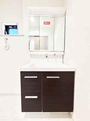 ʑEʏ 邢ʏ͖̎yłႢł