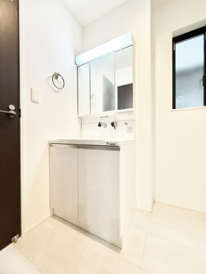 ʑEʏ Ƒ݂Ȃg₷zuł