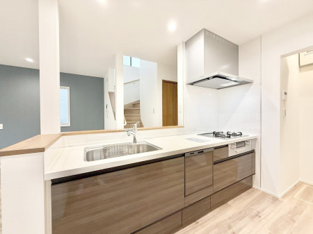 Lb` ƑƂȂAR~jP[V̏