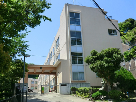 ���ӊ� ���w�Z 500m ���{��s���팩���w�Z