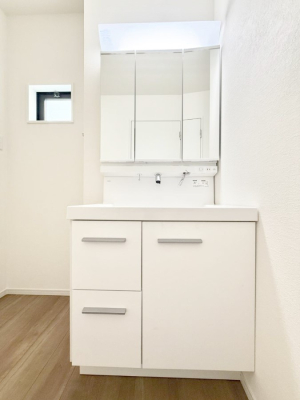 ʑEʏ 邢ʏ͖̎yłႢł