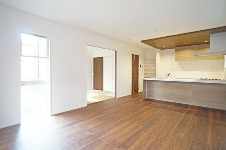 rO 났ƏΊ炪W܂AS܂郊rO