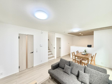 ���r���O ���������R�Ɖ�b�����܂��A�S�n�悢�ЂƂƂ�