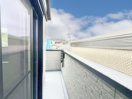 �o���R�j�[ ������ �G�߂̈ڂ낢����������J���I�ȋ�Ԃł�