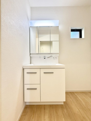 ʑEʏ Ƒ݂Ȃg₷zuł