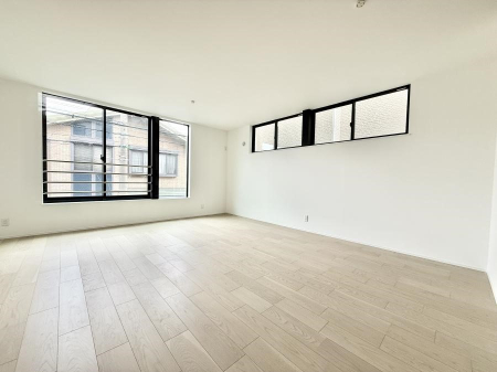 ���r���O ���������S�n�̂����A���z�̃��r���O