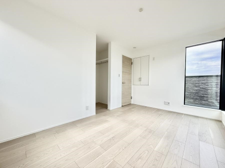 �Q�� ���������̔z�u��ʋC���̗ǂ��݌v�ŕ����̋�C�������炸�A��ɐV�N�ȋ�C������܂�